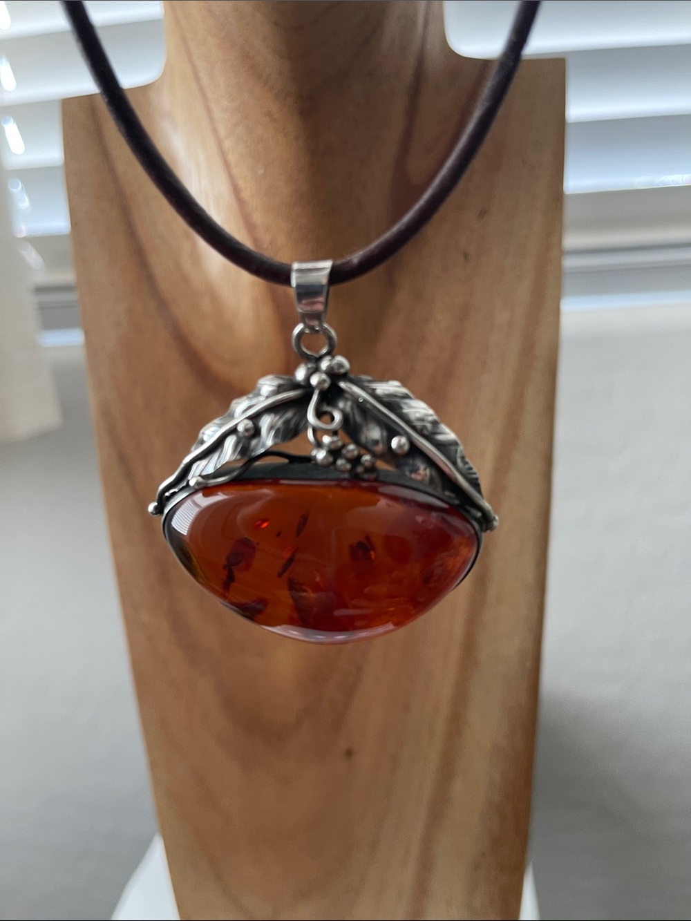 Sterling Leaf vintage Baltic Amber Pendant Necklace - Brown Amber